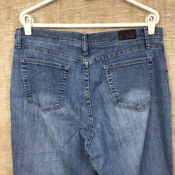 Lee Classic Fit At The Waist Straight Leg Jeans - Picture 4 of 6